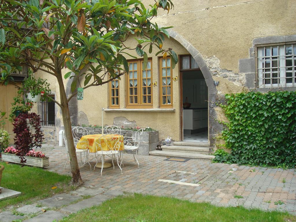 Château de Bourrassol Bed & Breakfast Menetrol Exterior foto