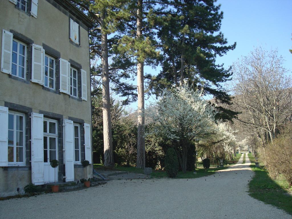 Château de Bourrassol Bed & Breakfast Menetrol Exterior foto